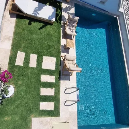 Havuzlu Tas Ev Holiday home Cesme